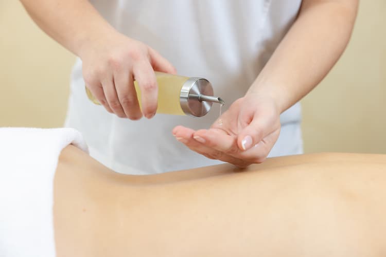 Massage mit Öl