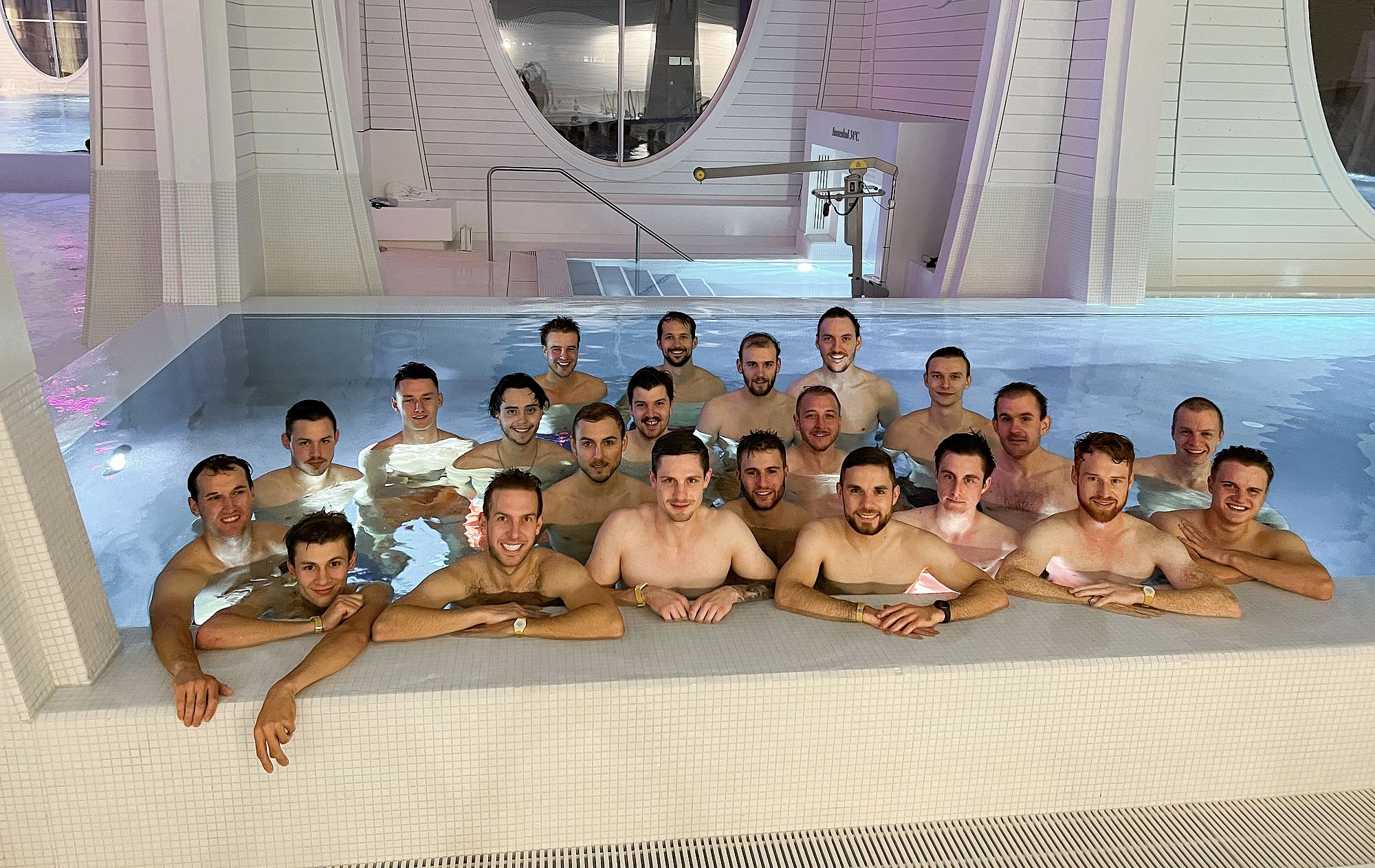 Ein Gruppenbild der Alligator Malans in der Tamina Therme.